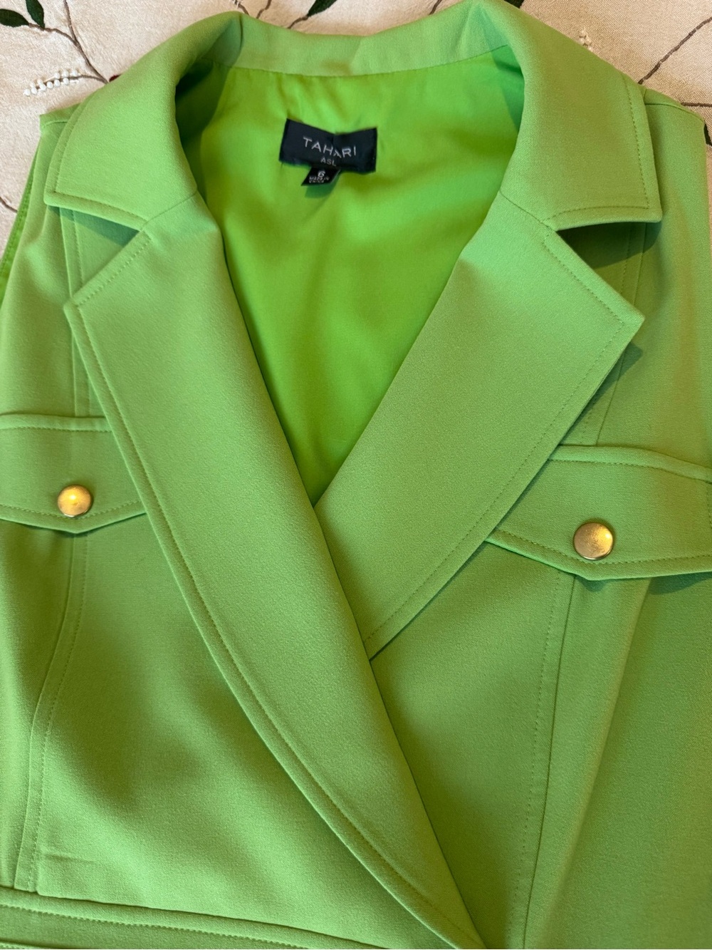 Tahari ASL Lime Green Sleeveless Cargo Pocket Dress with Gold Hardware - Picture 5 of 7